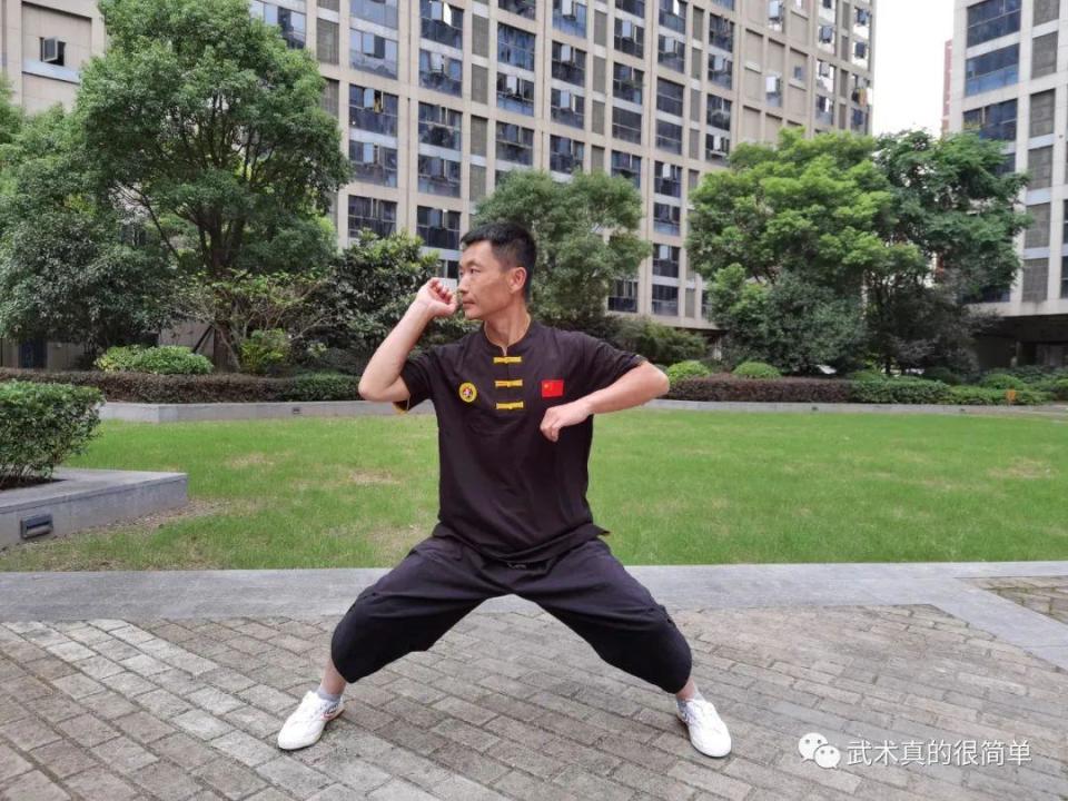 它是千百年, 其动作设计