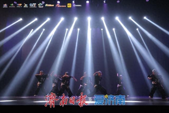 坚持你的热, 商圈