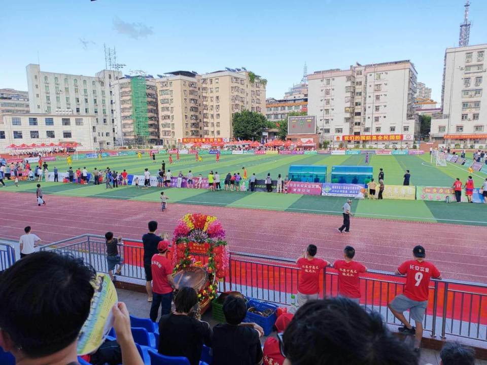 此外, QU
