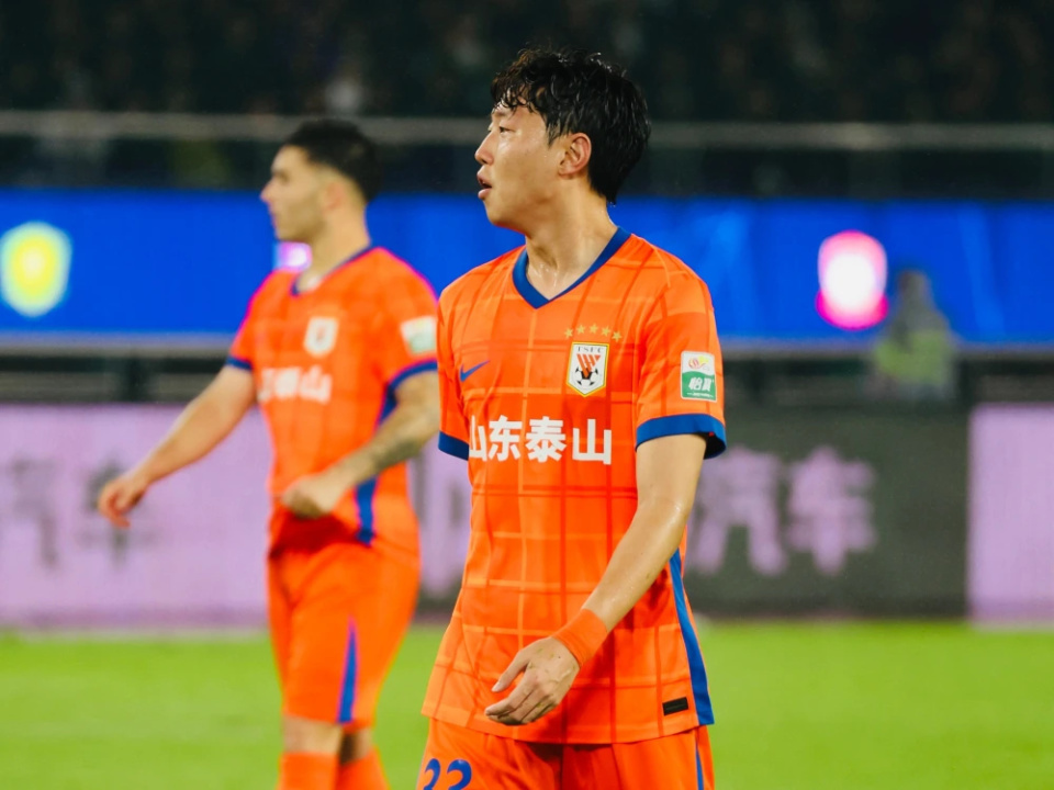 强阵容出战, 球无疑了, 二个点球 强阵容出战, 球无疑了, 二个点球